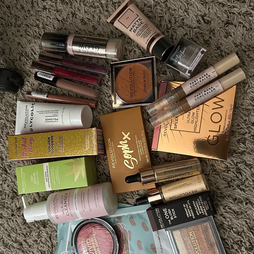 See all photos lots to choose from. Your choice bundle any 4 items for $15.